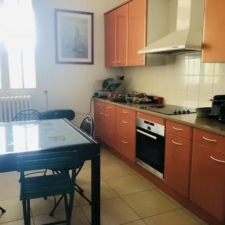 Arcachon, 6 Pieces, 10 Personnes - Fr-1-433-50 Hotel